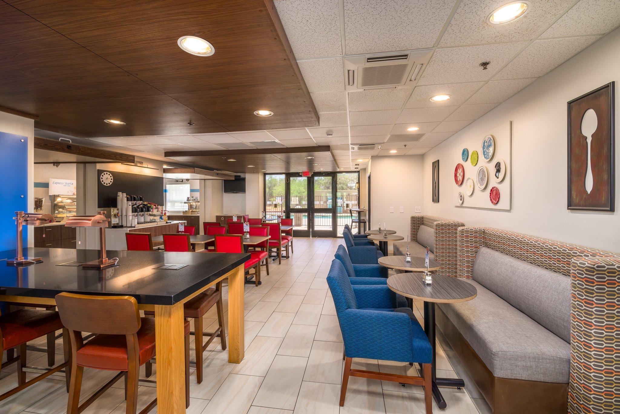 Holiday Inn Express Phoenix-Airport/University Drive By Ihg Екстер'єр фото